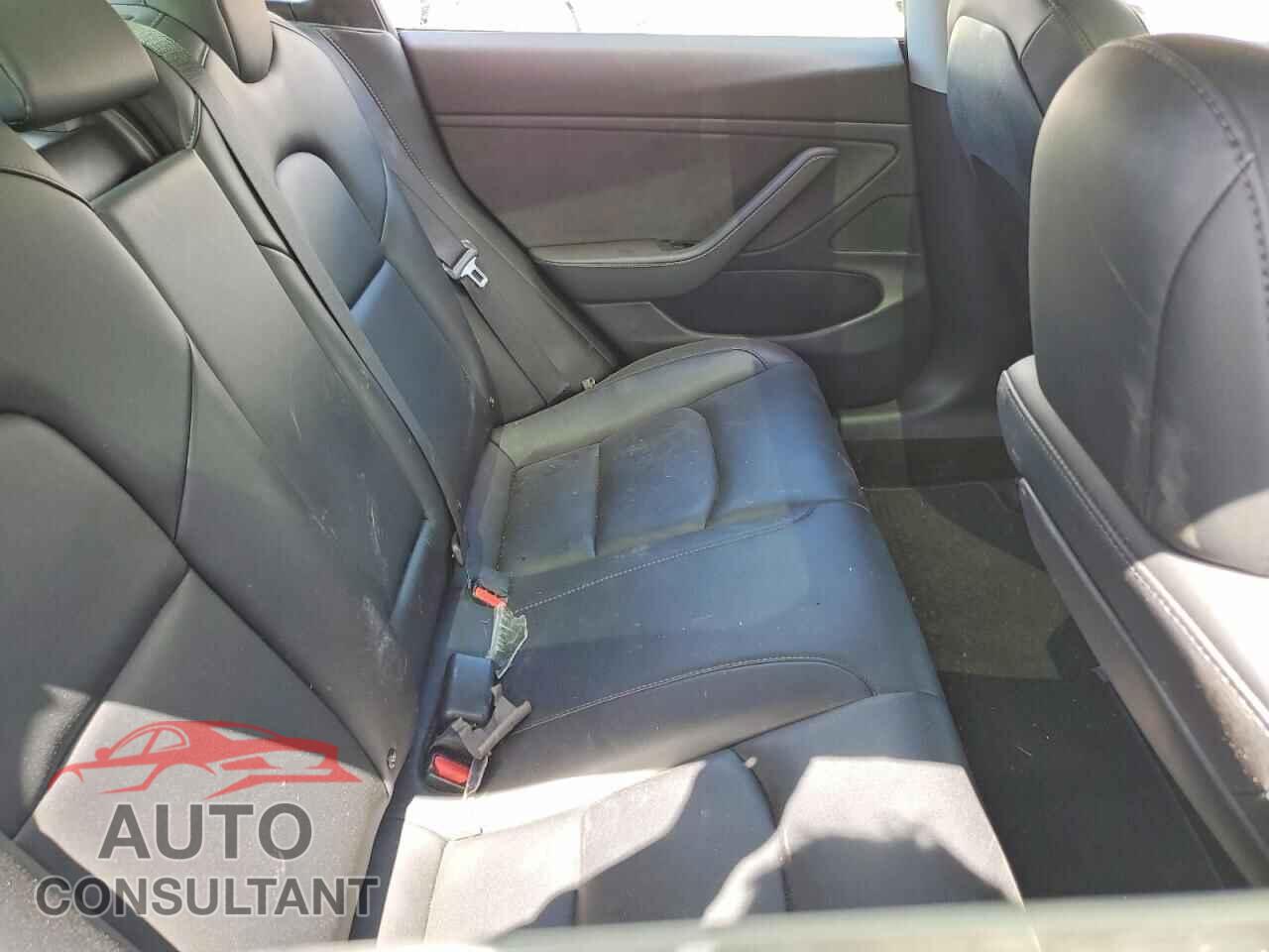 TESLA MODEL 3 2018 - 5YJ3E1EA7JF160952