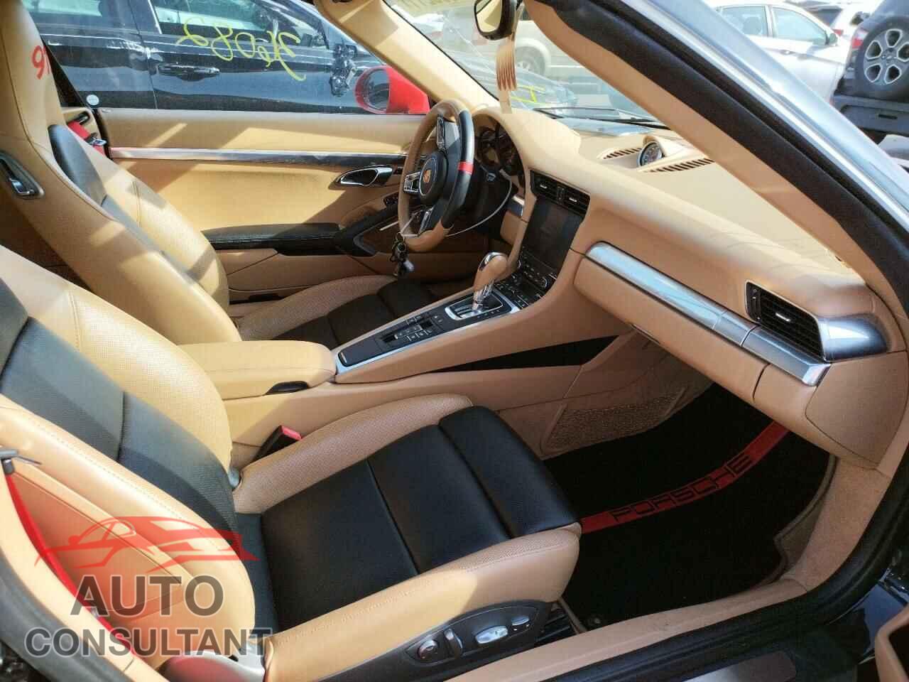 PORSCHE 911 2017 - WP0CA2A90HS141492