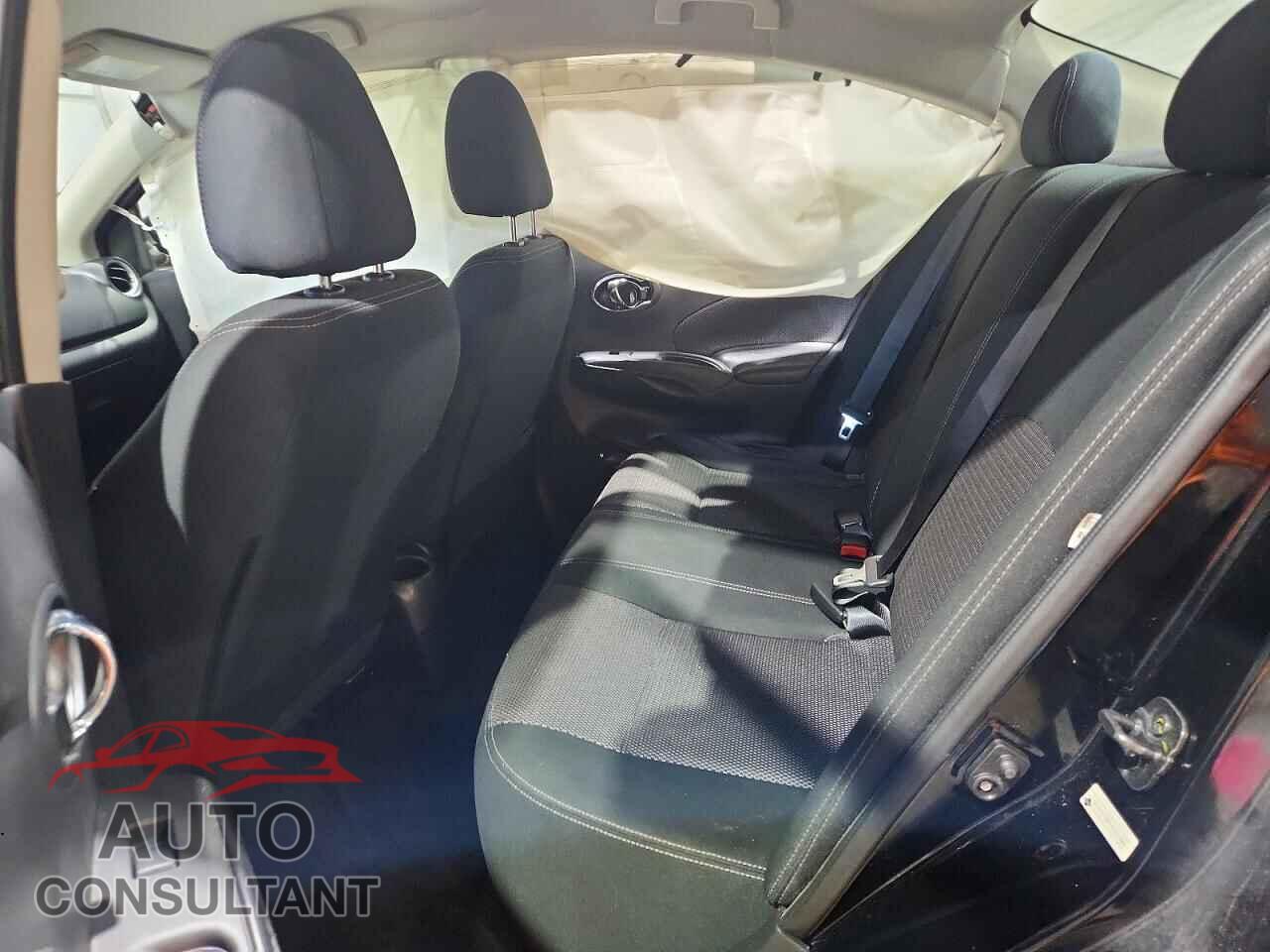 NISSAN VERSA 2019 - 3N1CN7AP3KL800965