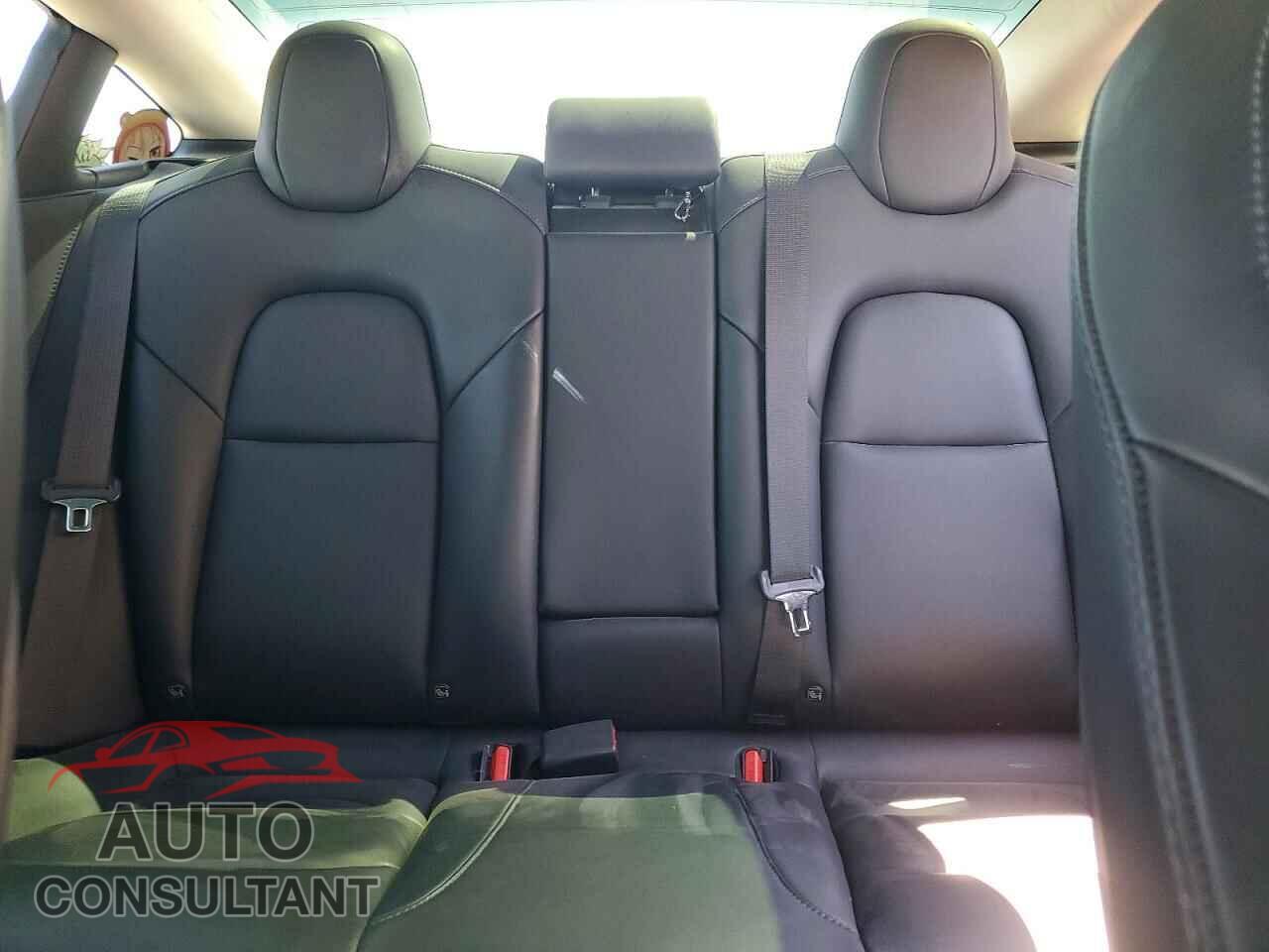TESLA MODEL 3 2019 - 5YJ3E1EA6KF466719