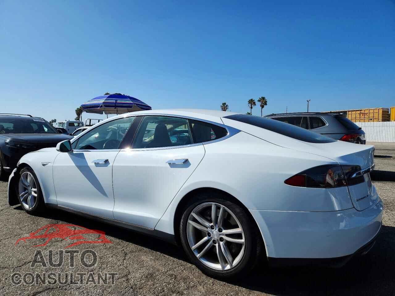 TESLA MODEL S 2013 - 5YJSA1DN7DFP15544