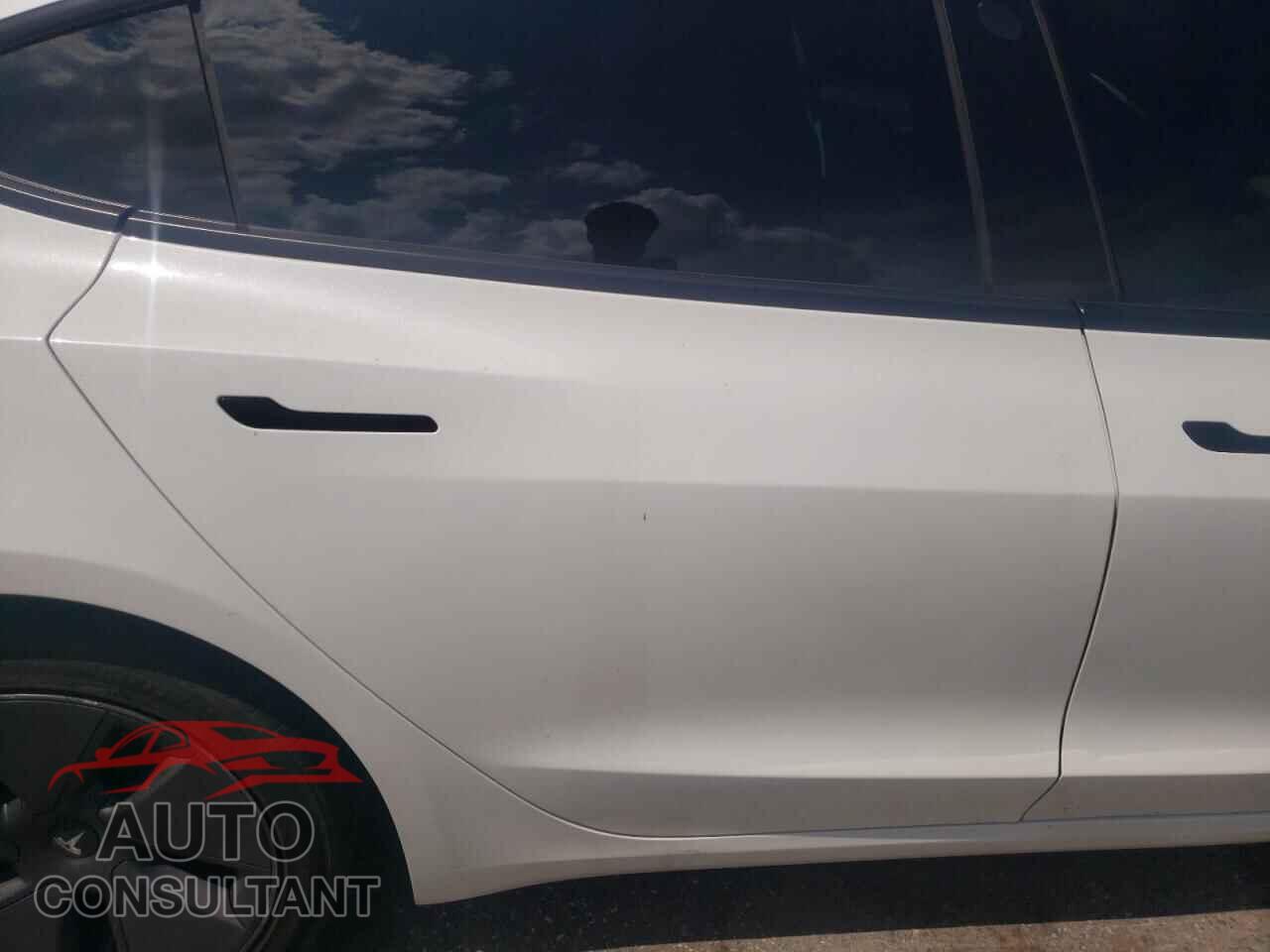 TESLA MODEL 3 2021 - 5YJ3E1EA9MF045886