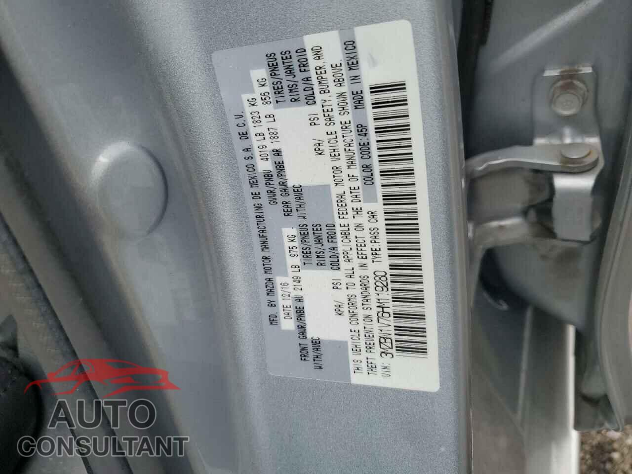 MAZDA 3 2017 - 3MZBN1V76HM119280