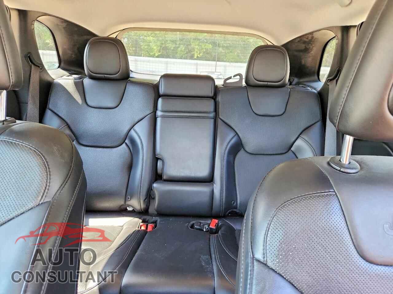 JEEP CHEROKEE 2019 - 1C4PJMDX7KD190868