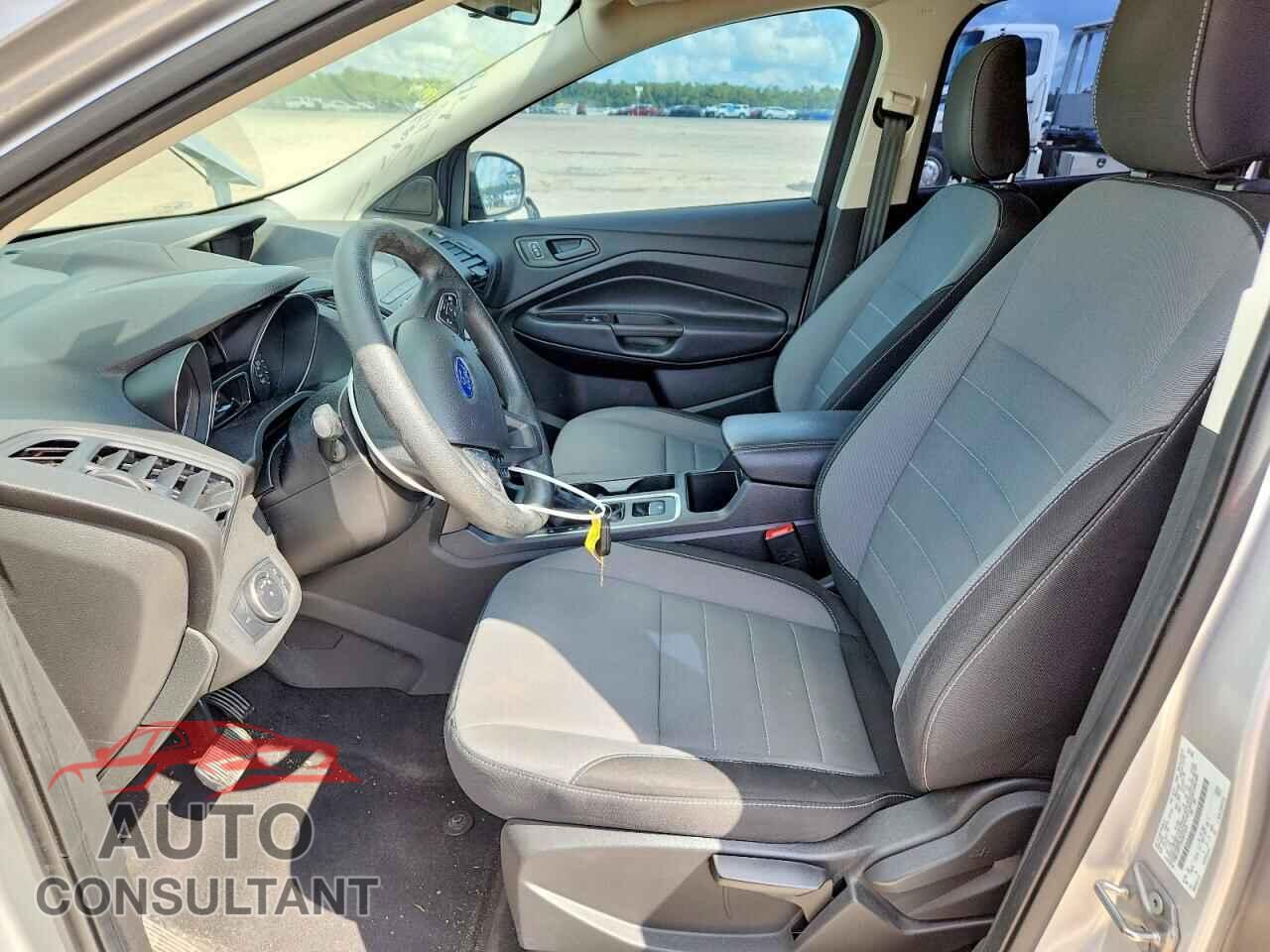 FORD ESCAPE 2019 - 1FMCU0F71KUB77833