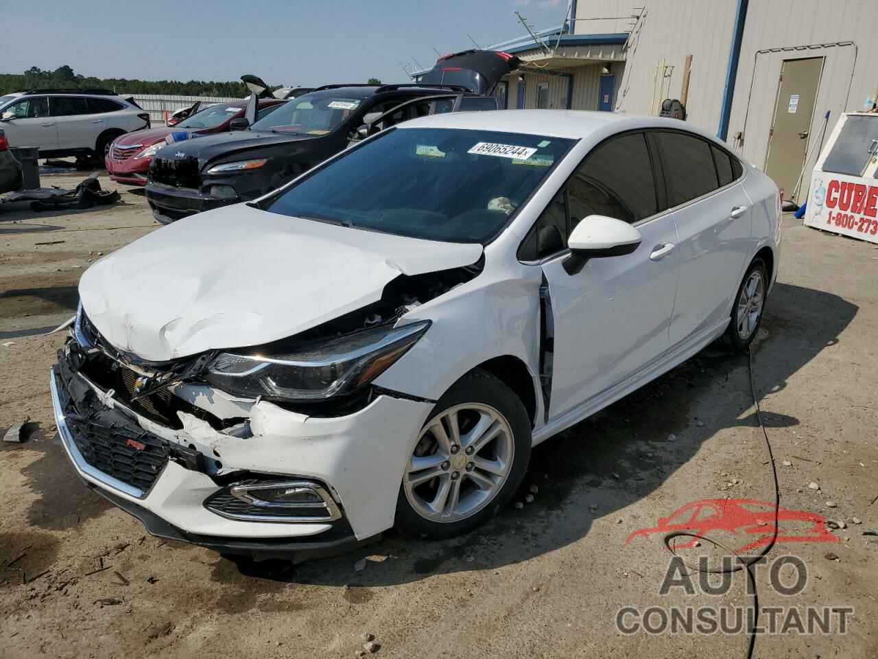 CHEVROLET CRUZE 2018 - 1G1BE5SMXJ7246899