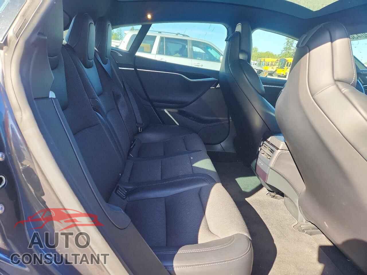 TESLA MODEL S 2017 - 5YJSA1E22HF217407