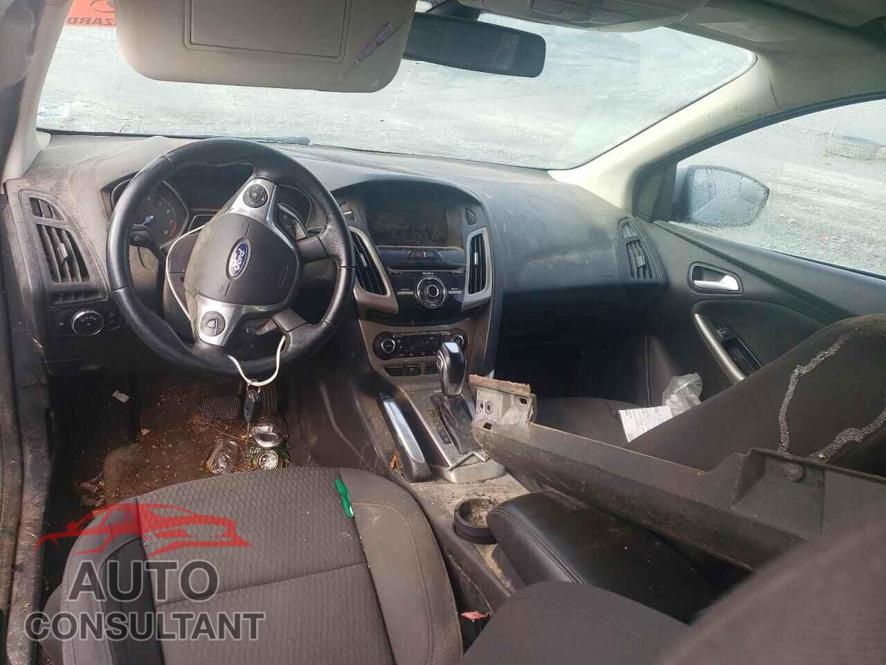 FORD FOCUS 2012 - 1FAHP3M22CL379720