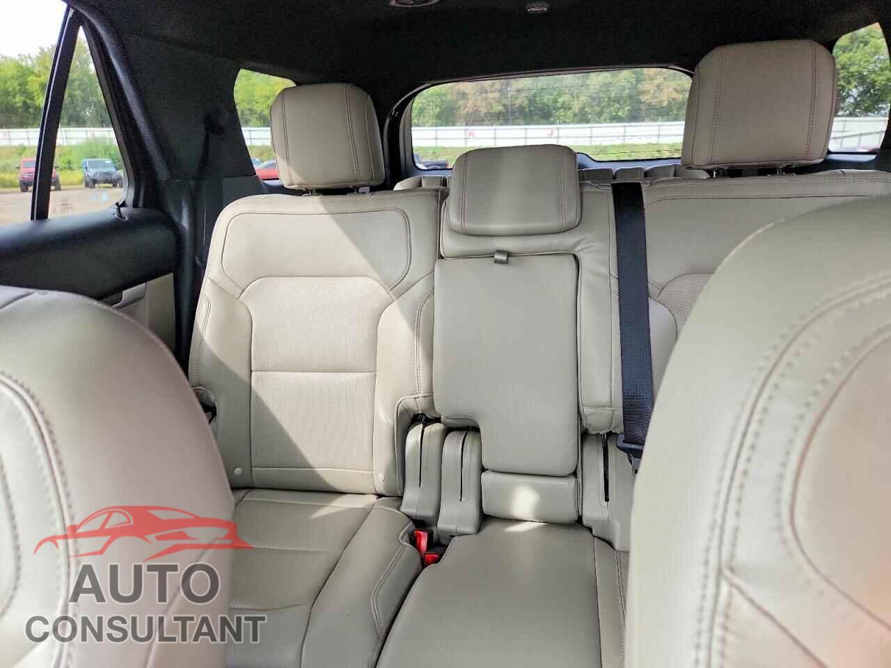 FORD EXPLORER 2018 - 1FM5K8F82JGB91369