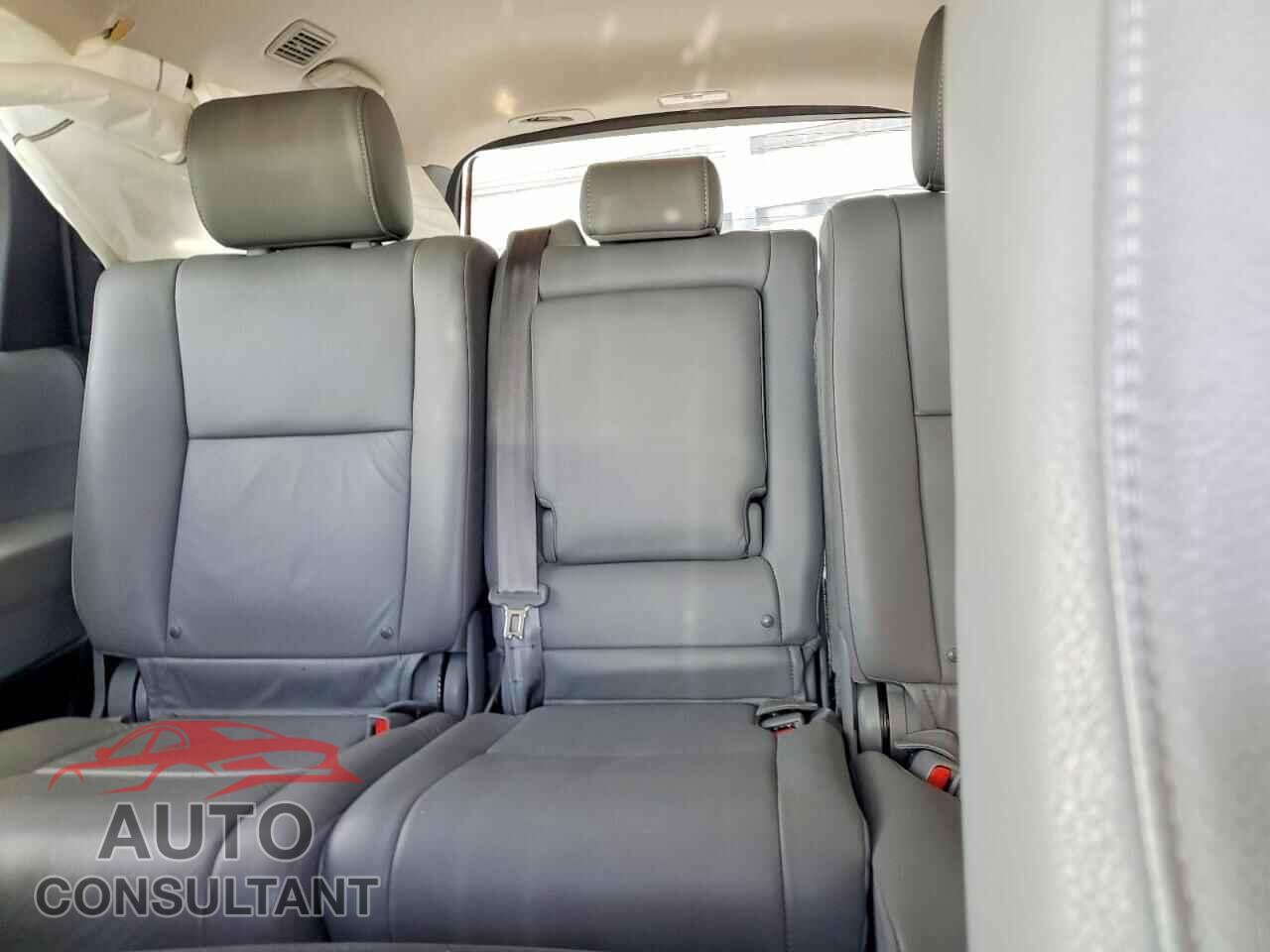TOYOTA SEQUOIA 2018 - 5TDKY5G10JS071811