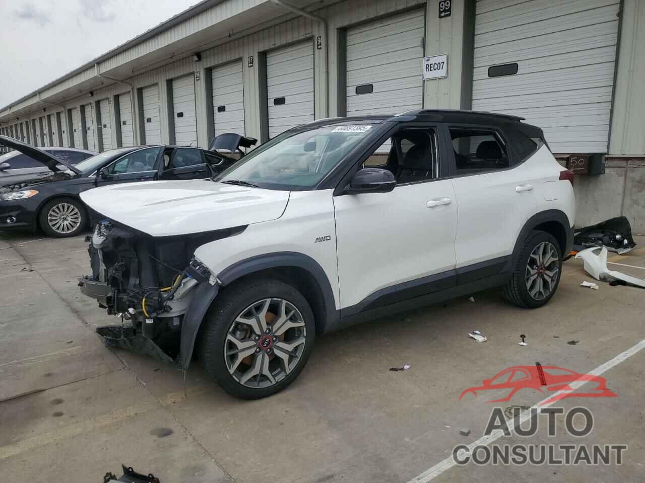 KIA SELTOS 2021 - KNDEUCA27M7041556