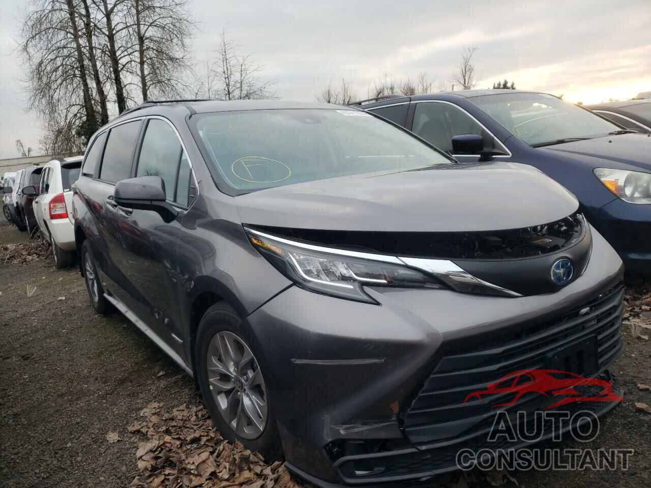 TOYOTA SIENNA 2021 - 5TDKRKEC2MS072141