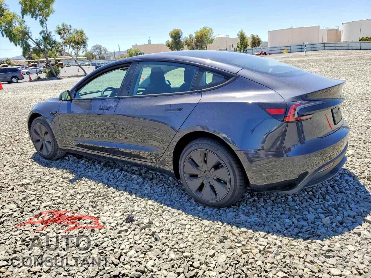 TESLA MODEL 3 2026 - 5YJ3E1EA7TF155379