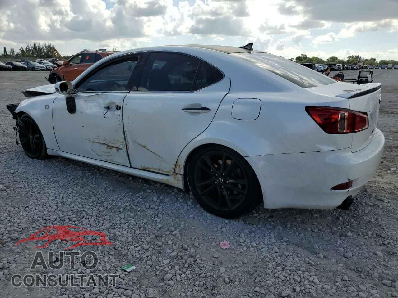 LEXUS IS 2012 - JTHBF5C27C2103103
