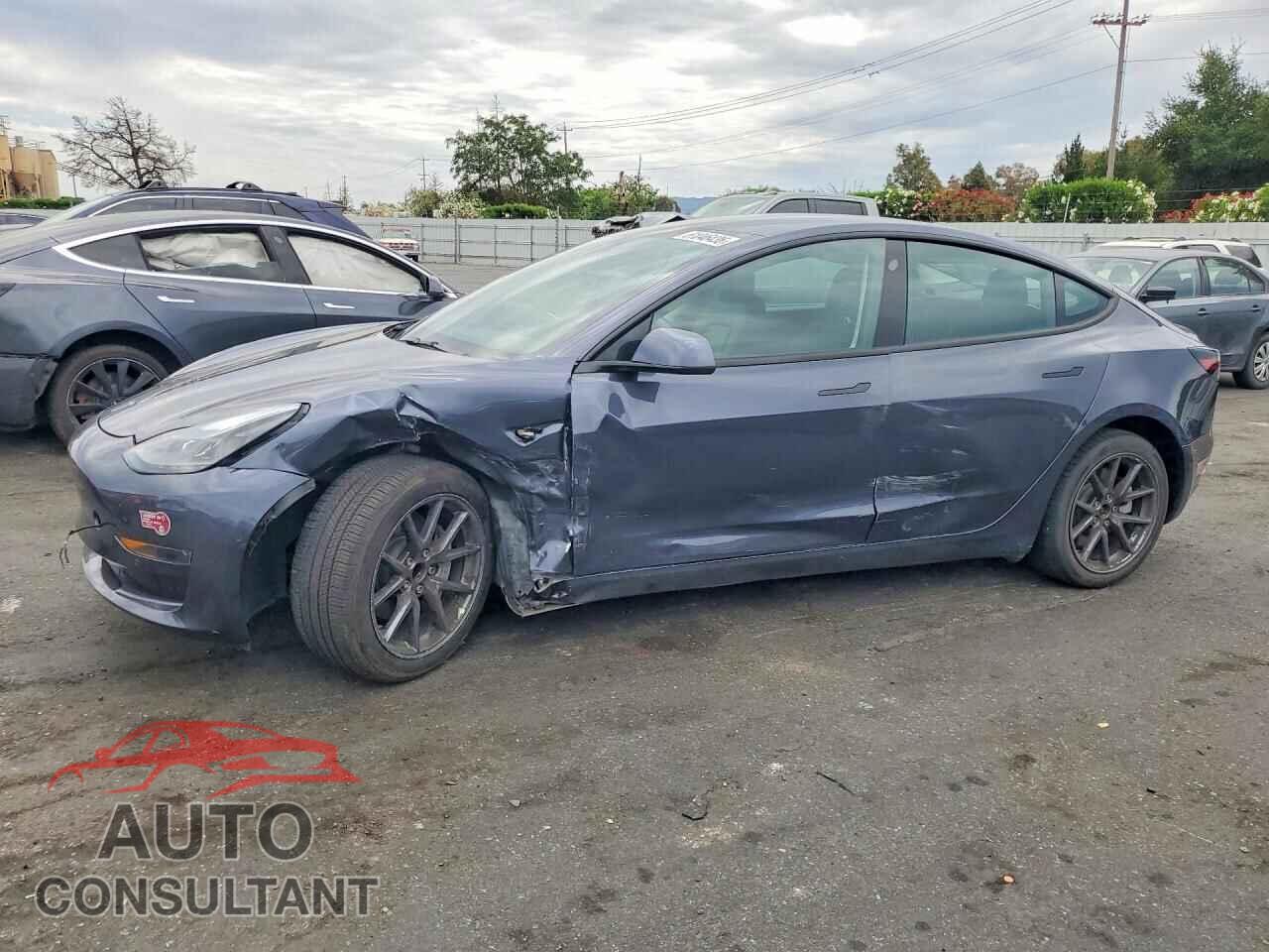TESLA MODEL 3 2022 - 5YJ3E1EA3NF233675