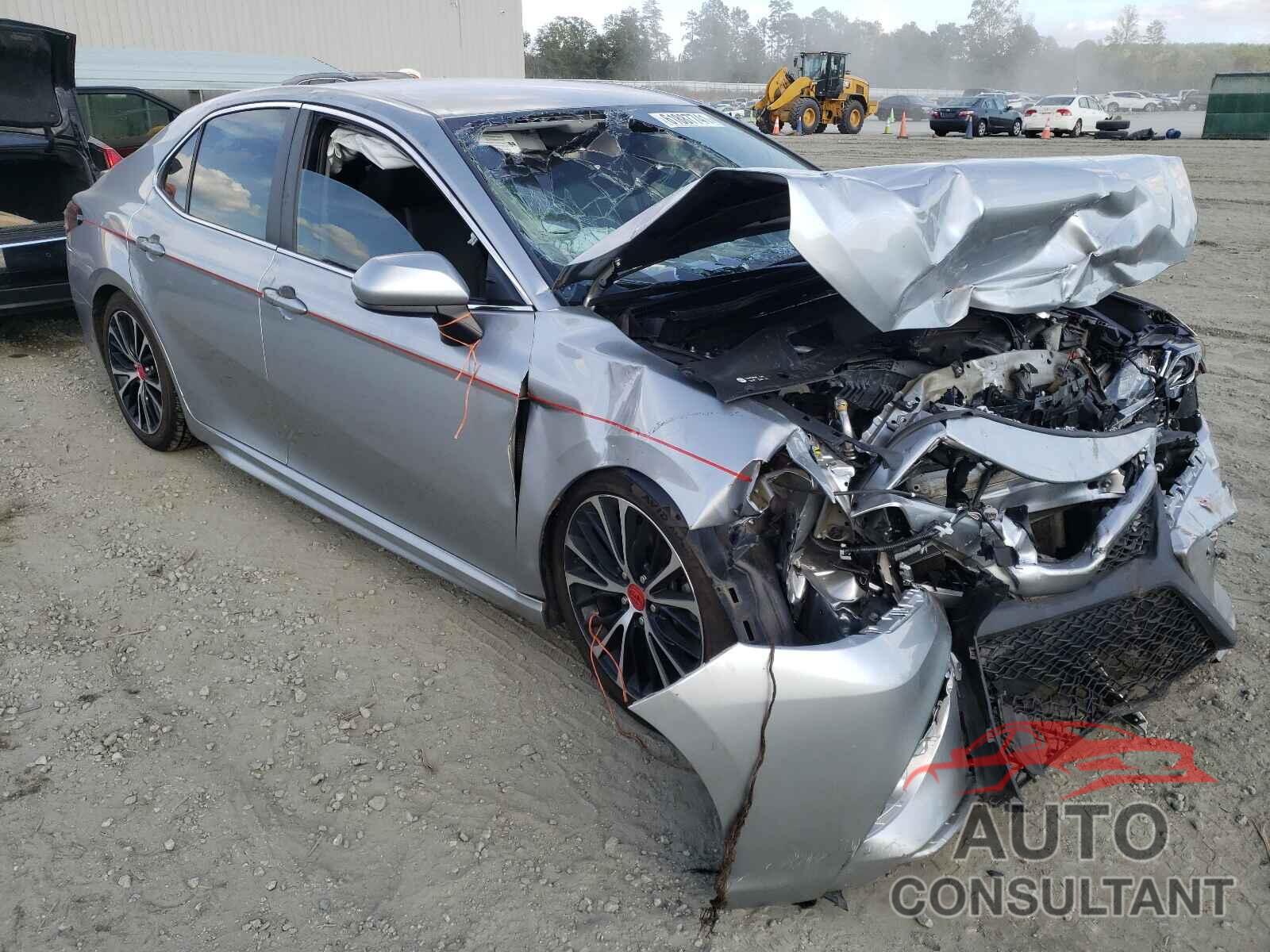 TOYOTA CAMRY 2018 - 4T1B11HK3JU079736
