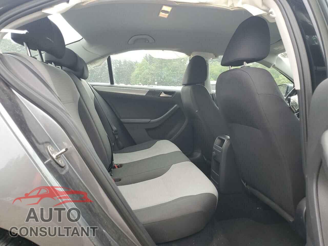 VOLKSWAGEN JETTA 2017 - 3VW2B7AJ7HM374064