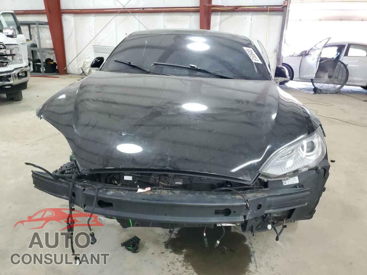 TESLA MODEL S 2015 - 5YJSA1E24FF117516