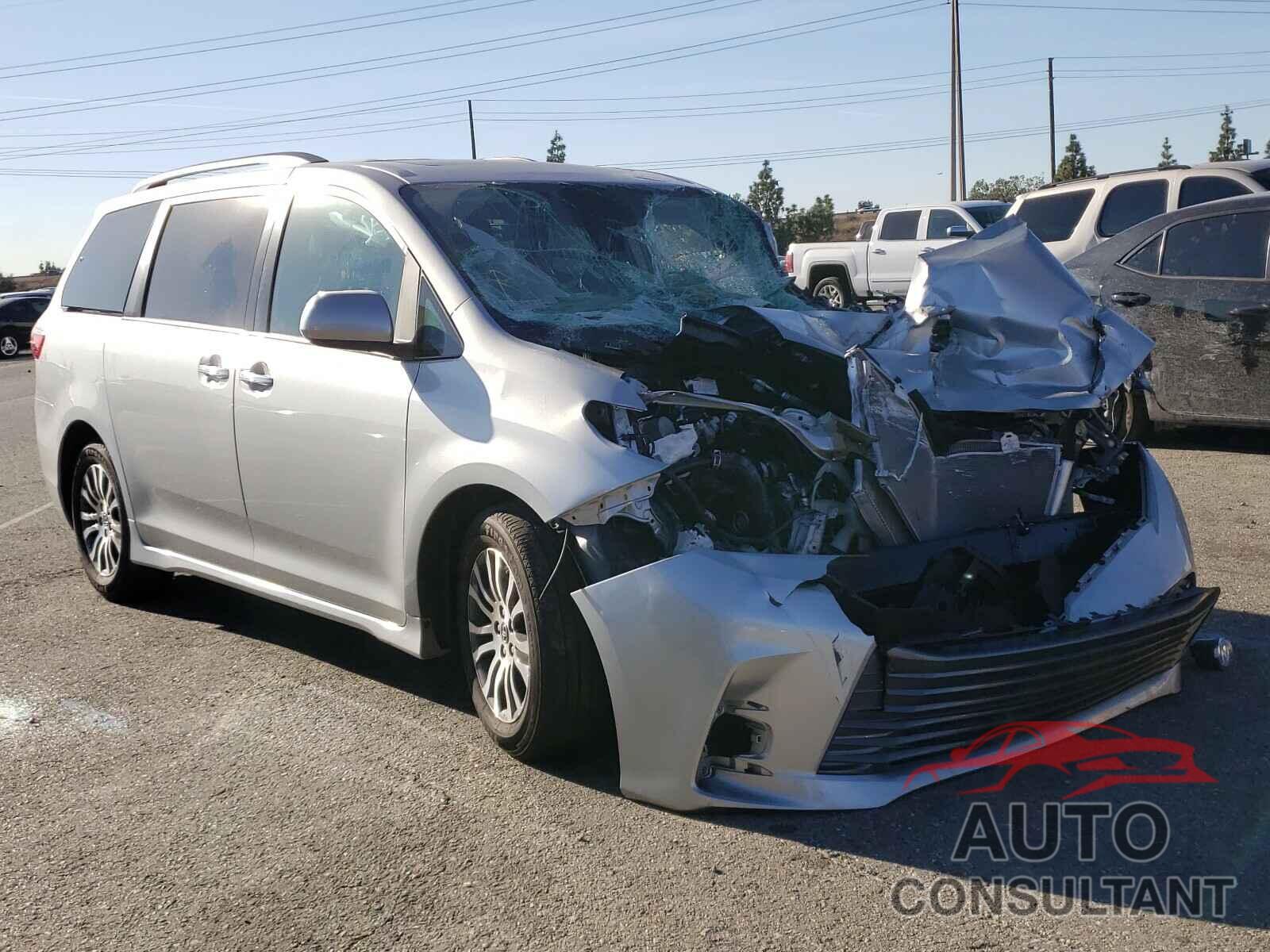 TOYOTA SIENNA 2019 - 5TDYZ3DC6KS989212