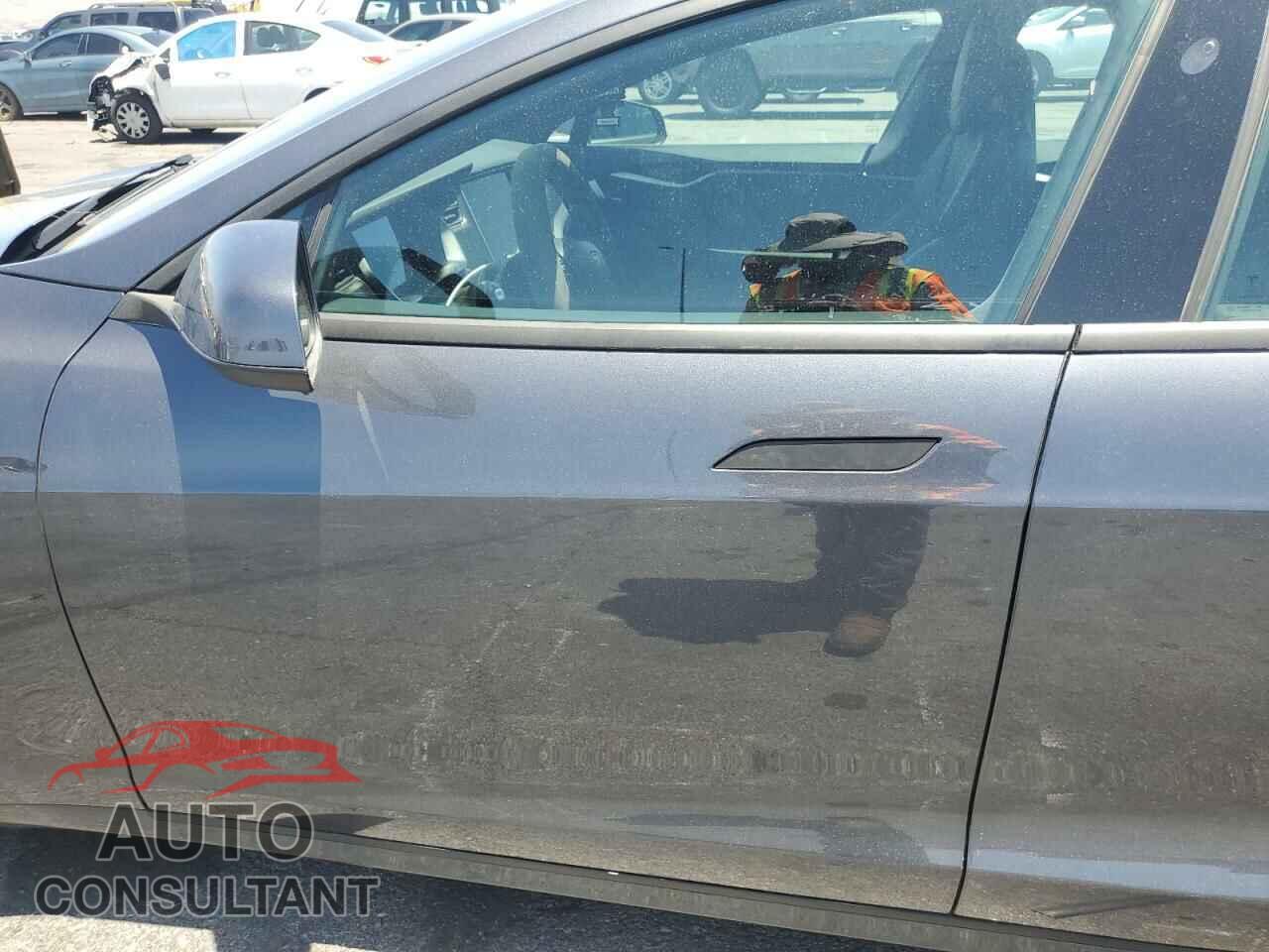 TESLA MODEL S 2018 - 5YJSA1E41JF258201