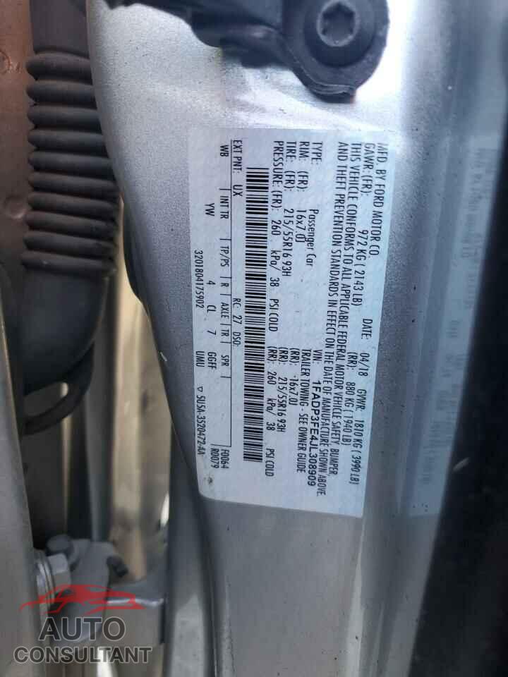 FORD FOCUS 2018 - 1FADP3FE4JL308909