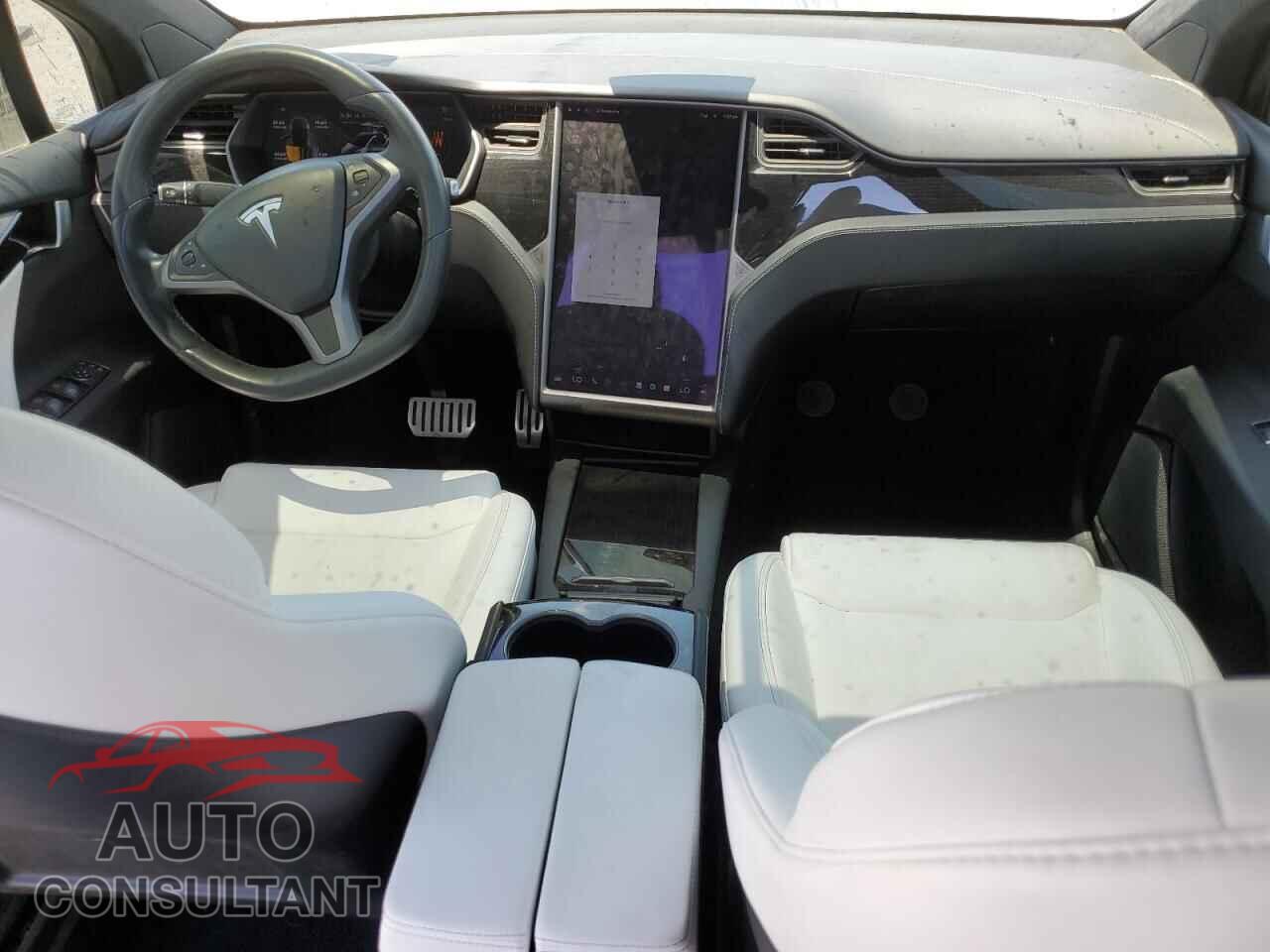 TESLA MODEL X 2020 - 5YJXCBE45LF301043