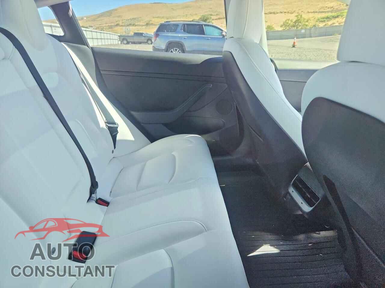 TESLA MODEL 3 2021 - 5YJ3E1EC2MF026520