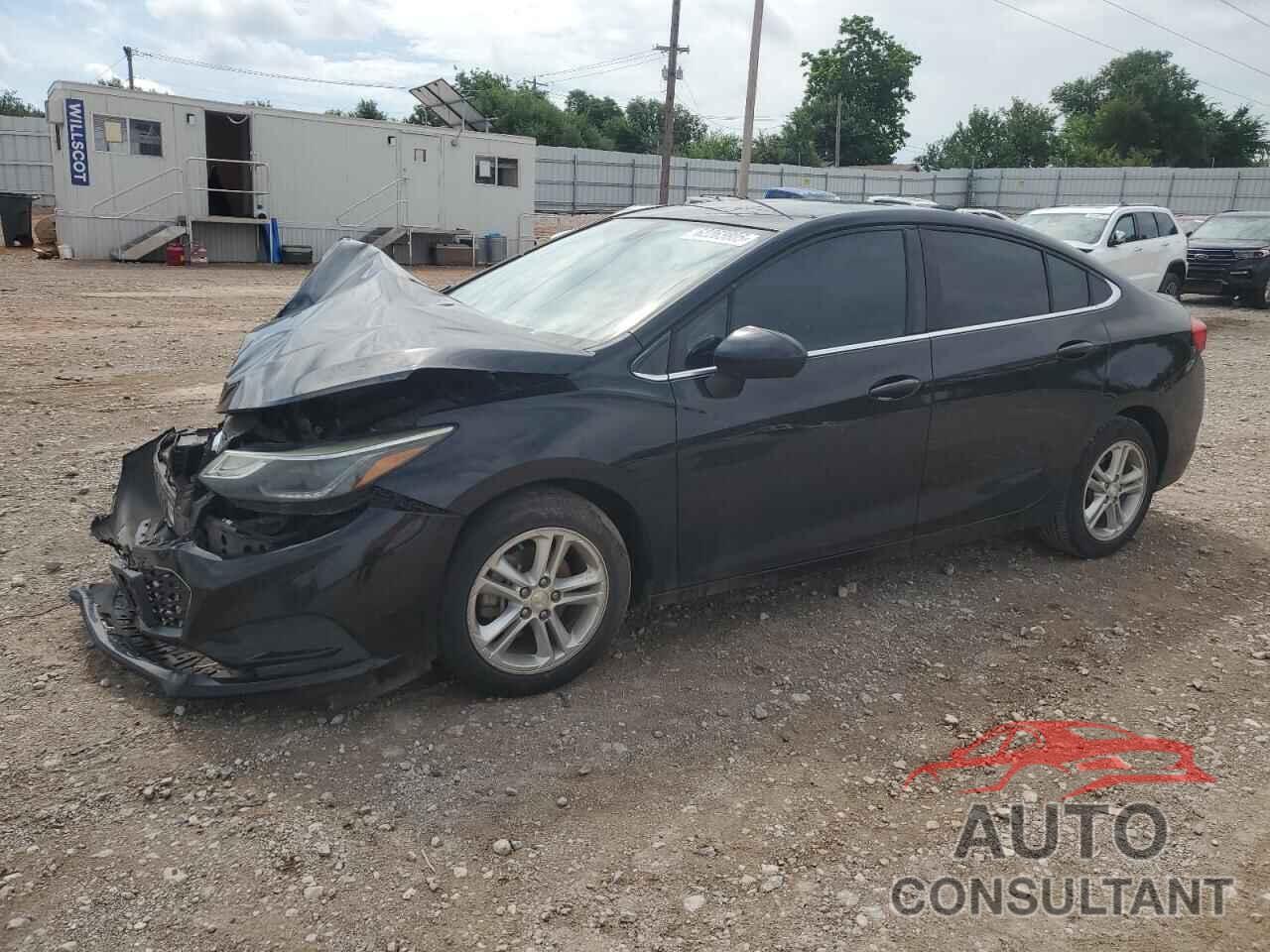 CHEVROLET CRUZE 2018 - 1G1BE5SMXJ7176112