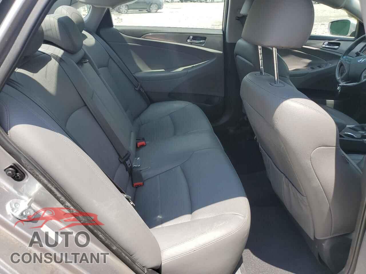 HYUNDAI SONATA 2013 - KMHEC4A43DA100255