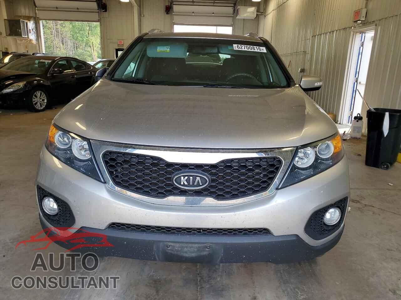 KIA SORENTO 2013 - 5XYKT4A29DG329318