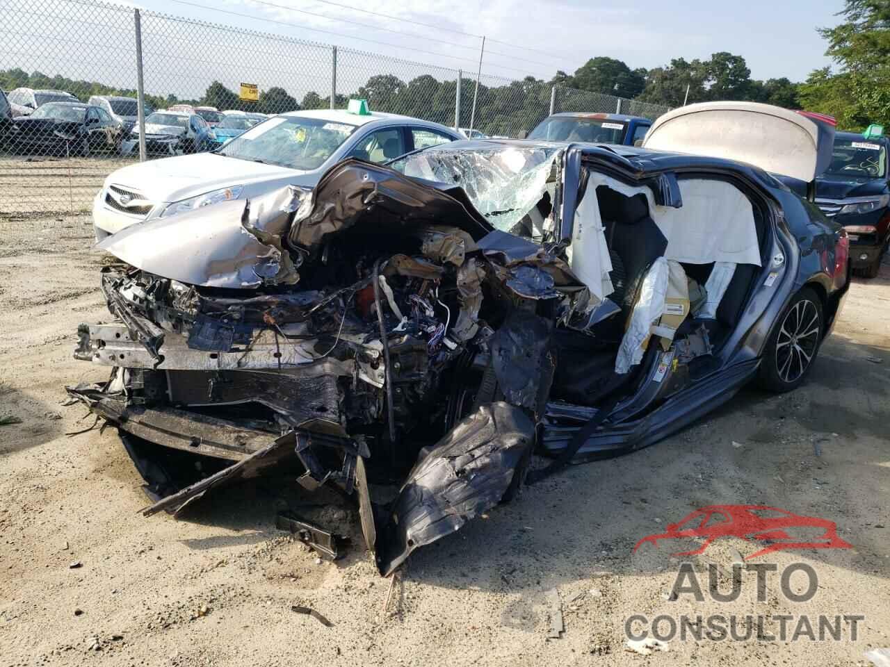 TOYOTA CAMRY 2018 - 4T1B11HK3JU061897