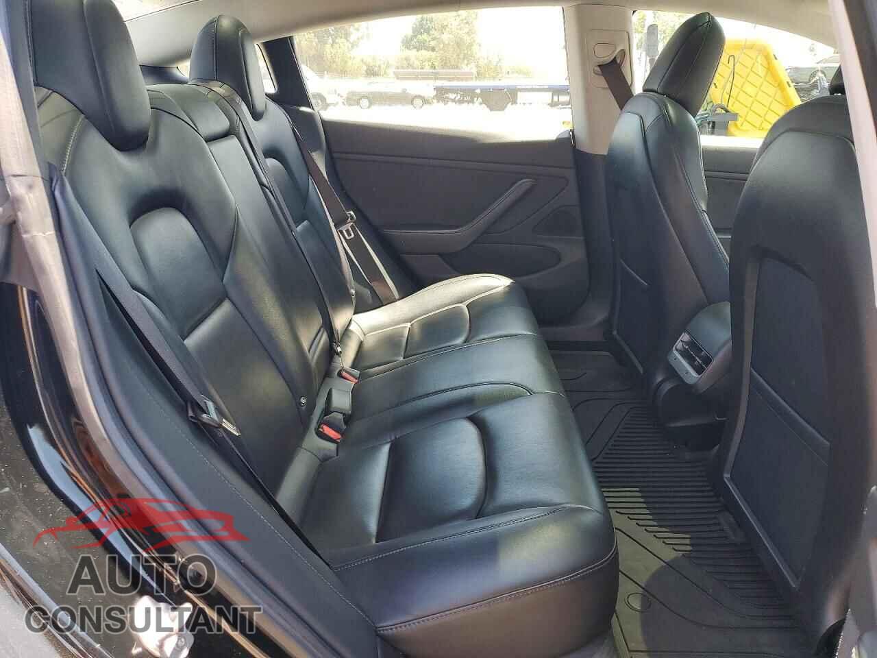 TESLA MODEL 3 2018 - 5YJ3E1EA0JF033962