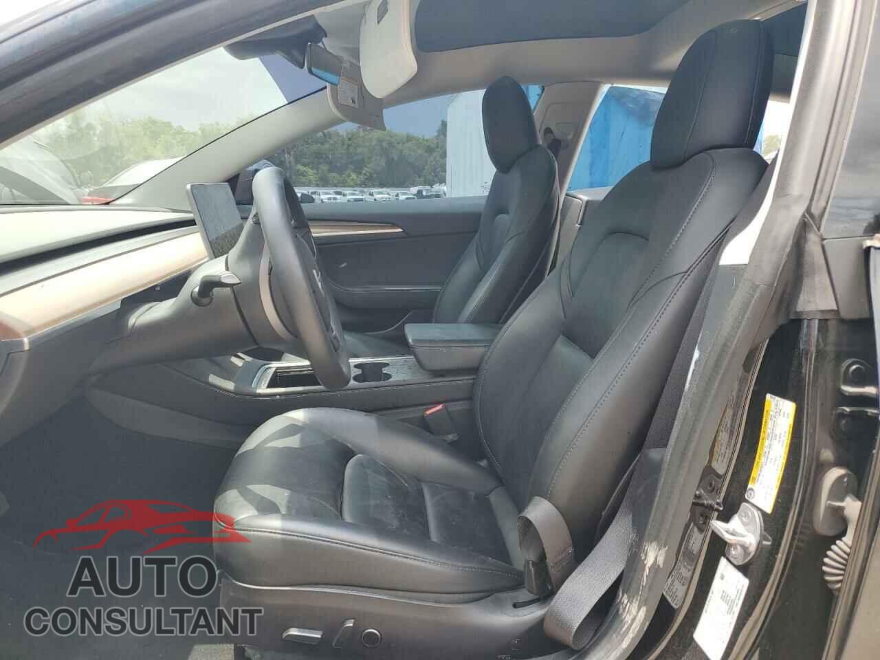 TESLA MODEL 3 2021 - 5YJ3E1EA4MF099709