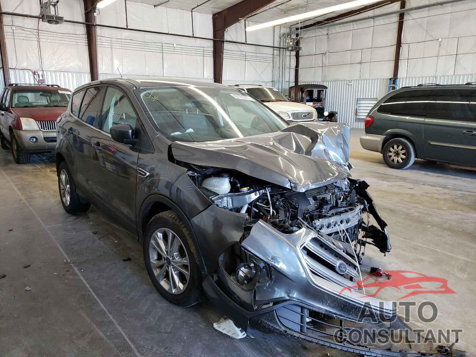 FORD ESCAPE 2017 - 1FMCU0GD8HUA40434