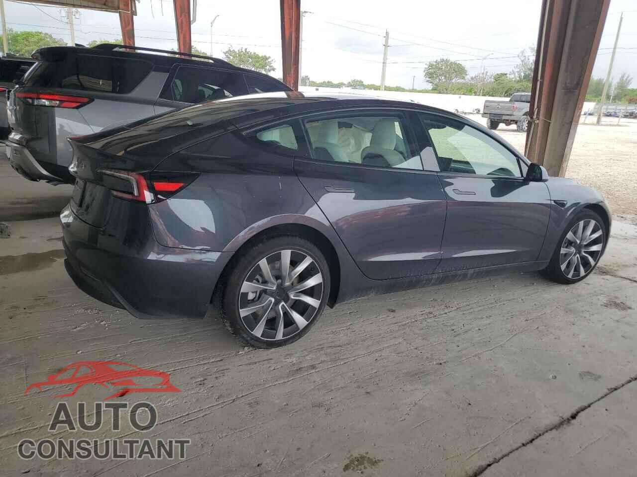 TESLA MODEL 3 2025 - 5YJ3E1EA4SF905982
