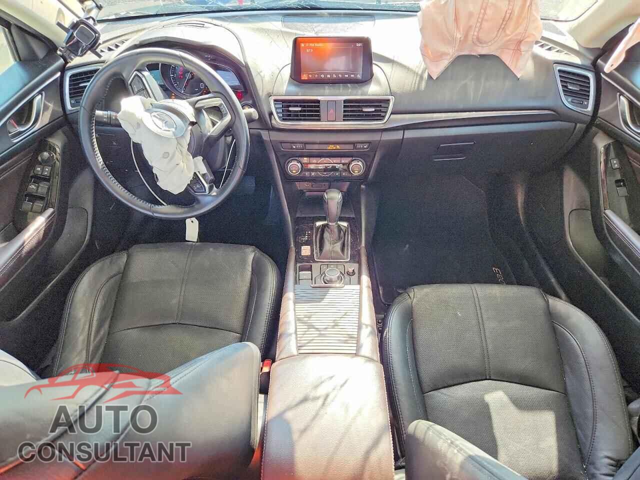 MAZDA 3 2018 - 3MZBN1W33JM162959