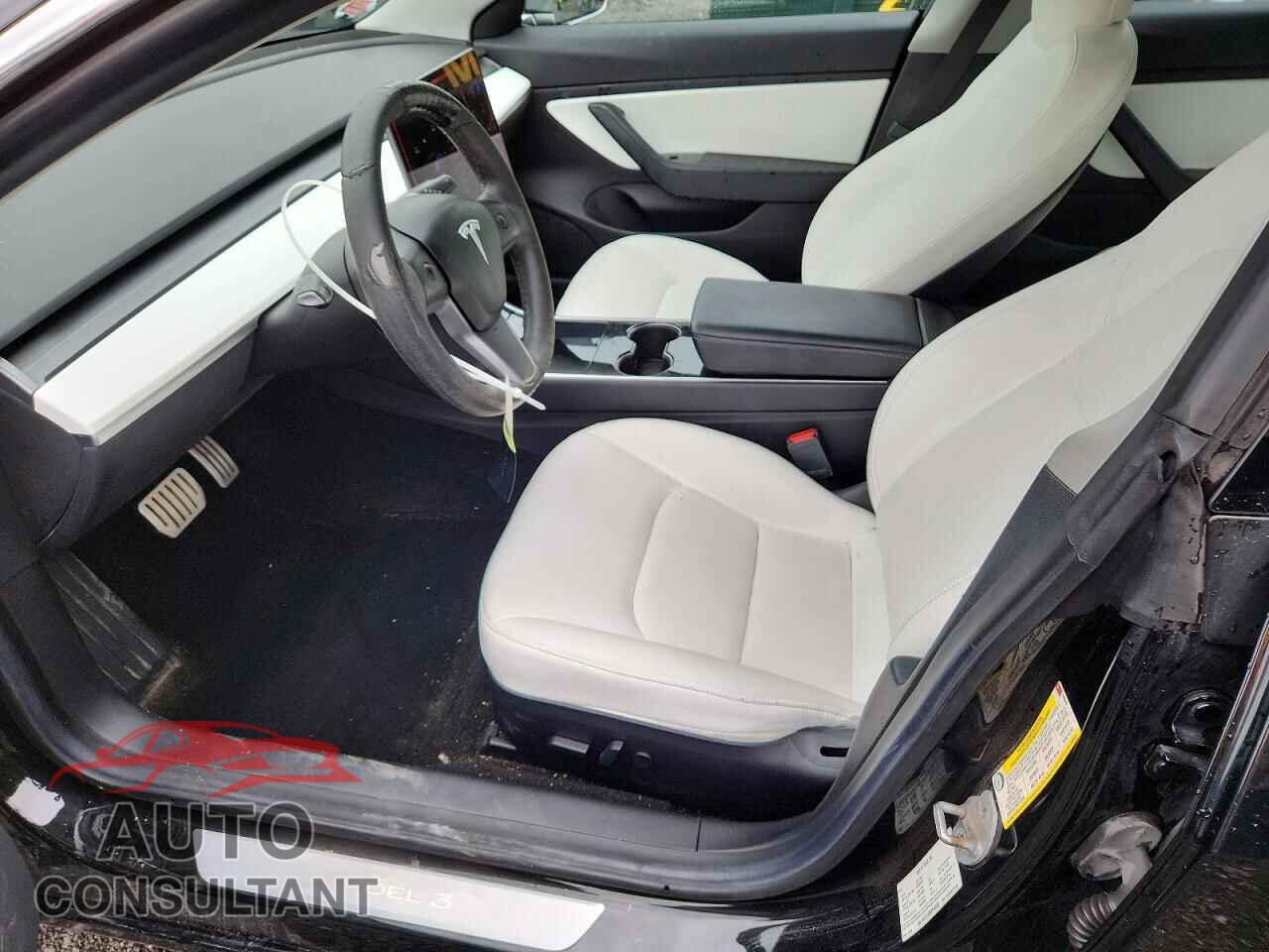 TESLA MODEL 3 2019 - 5YJ3E1EB0KF440366