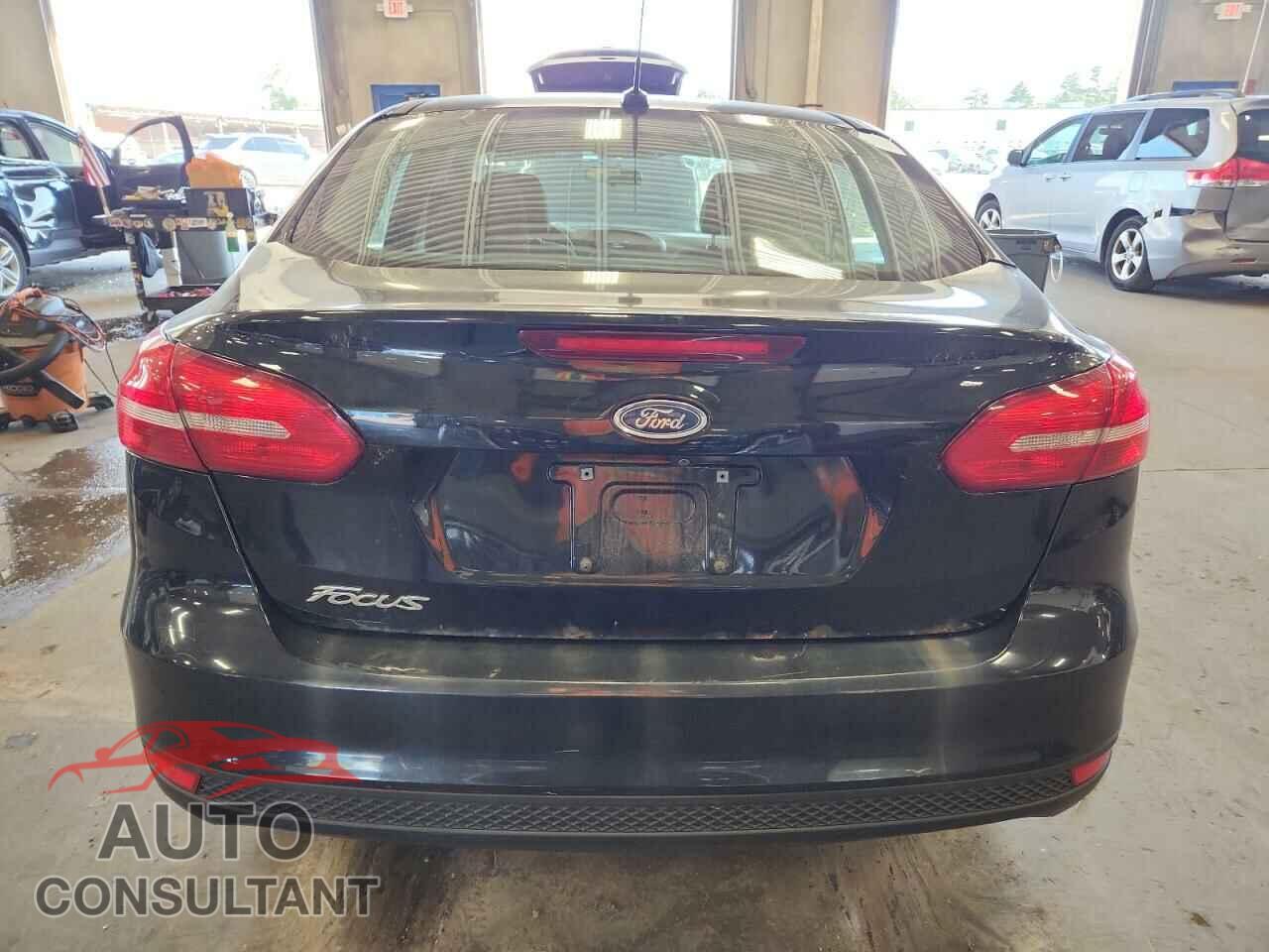 FORD FOCUS 2017 - 1FADP3E28HL257884