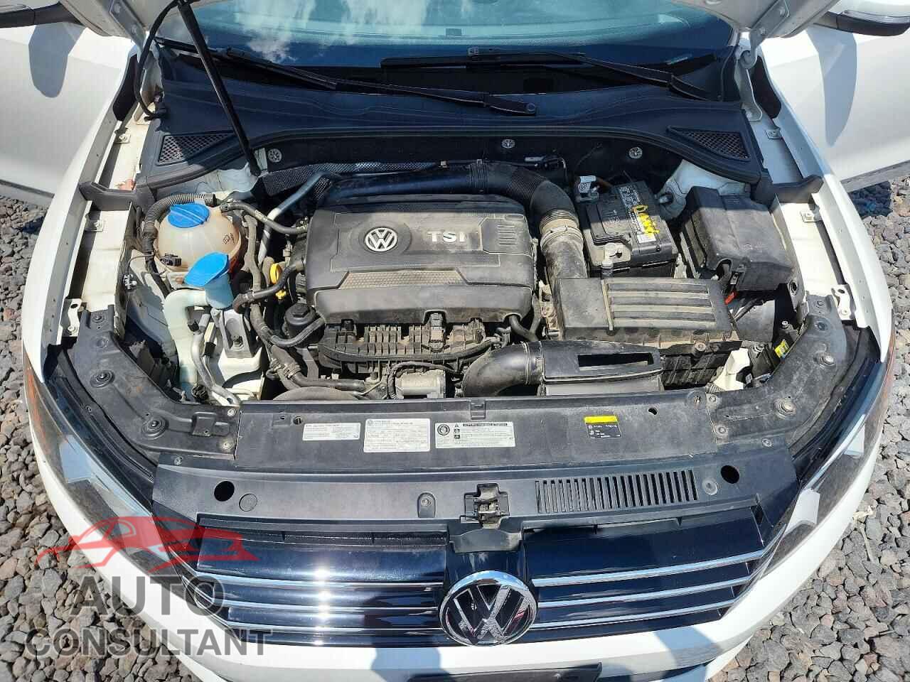 VOLKSWAGEN PASSAT 2015 - 1VWBS7A38FC045146