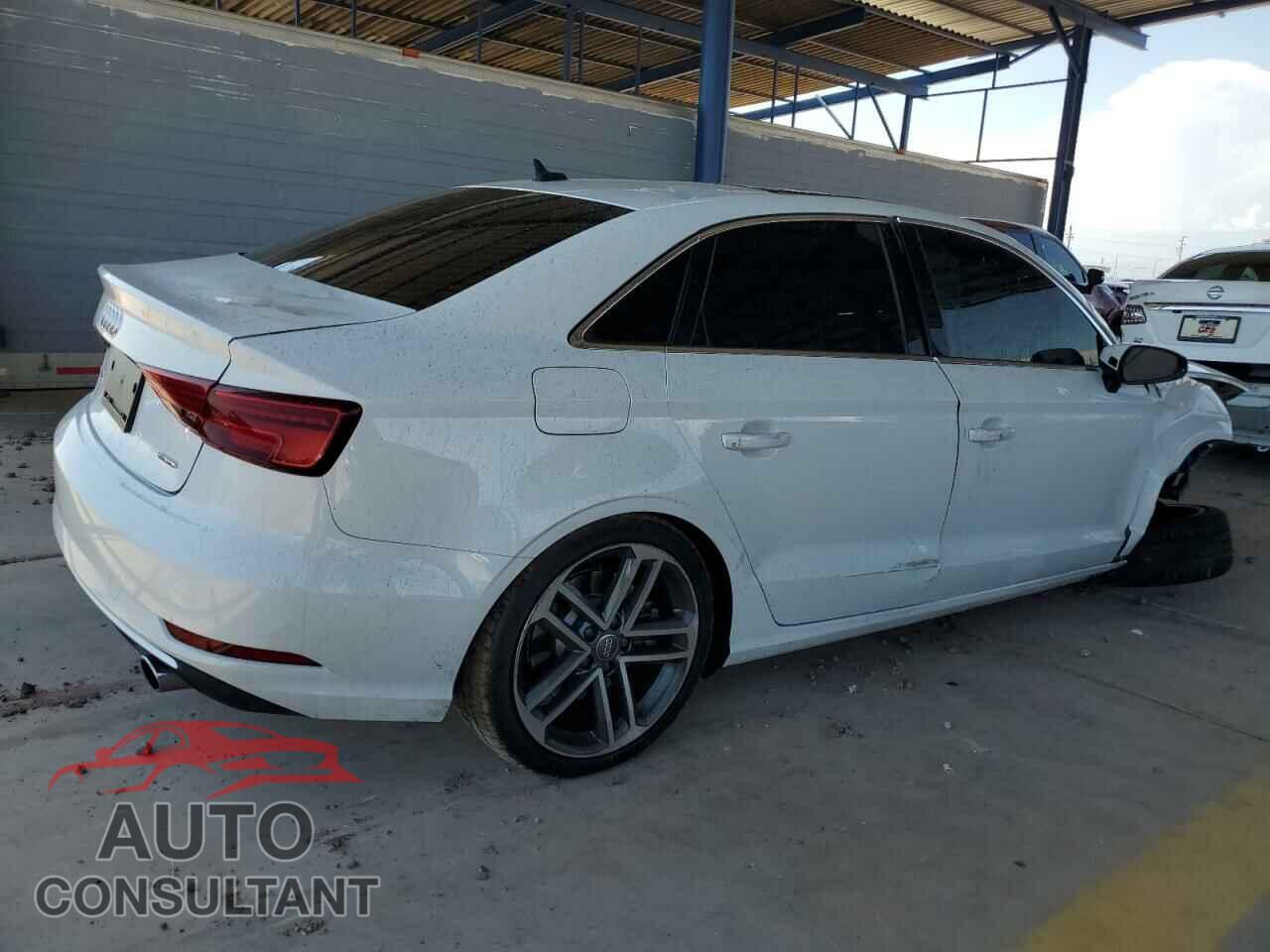 AUDI A3 2019 - WAUBEGFF8KA104292