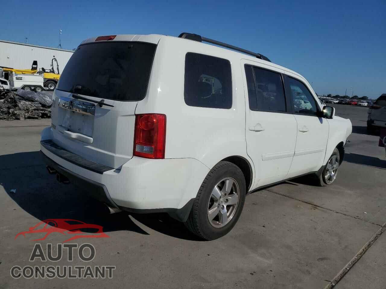 HONDA PILOT 2011 - 5FNYF3H57BB004702