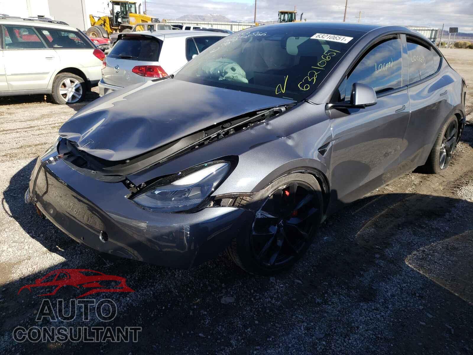 TESLA MODEL Y 2021 - 5YJYGDEF1MF252575
