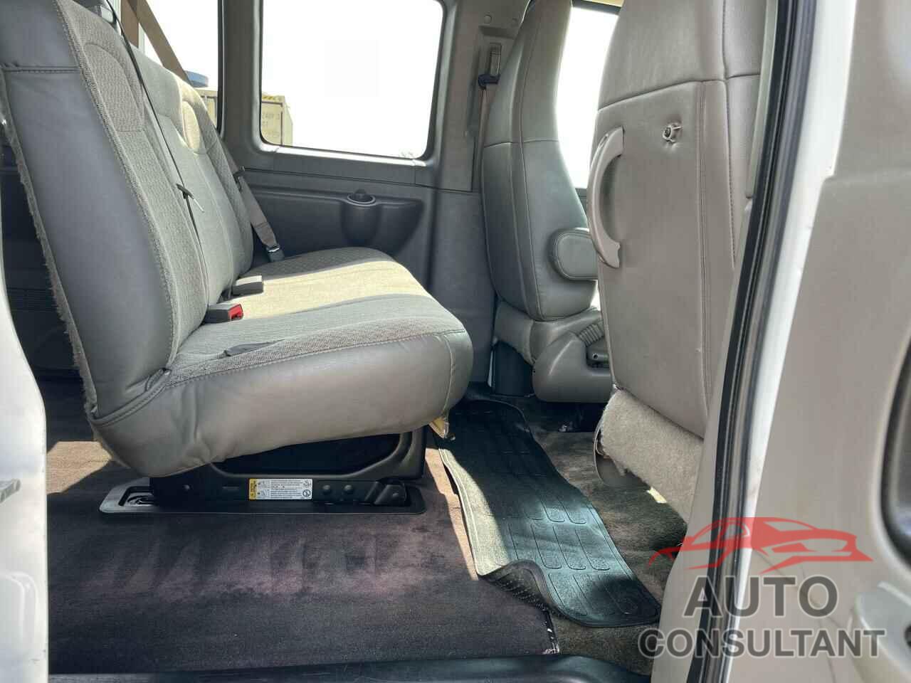 CHEVROLET EXPRESS 2019 - 1GAZGPFG4K1218660