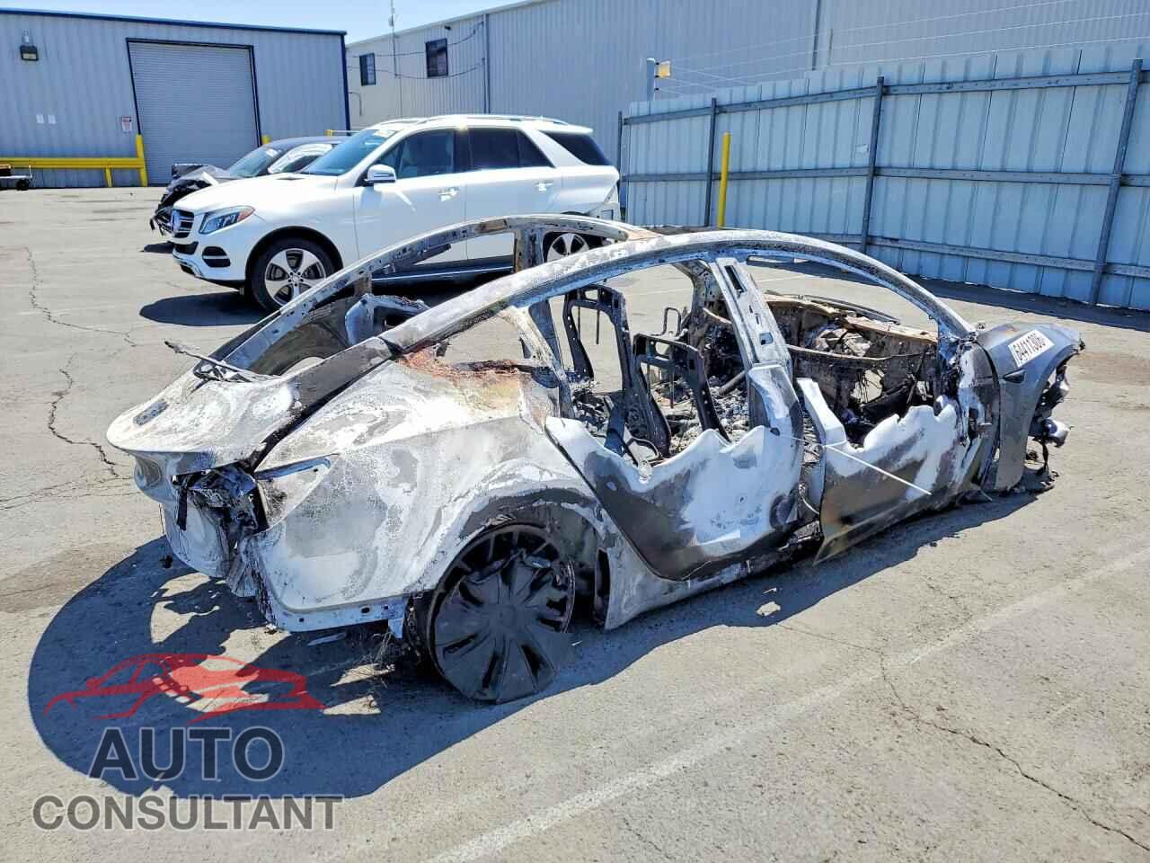 TESLA MODEL 3 2024 - 5YJ3E1EA3RF863251