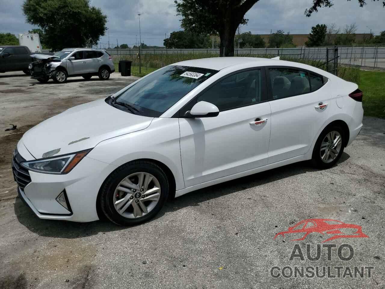 HYUNDAI ELANTRA 2019 - 5NPD84LF4KH423476