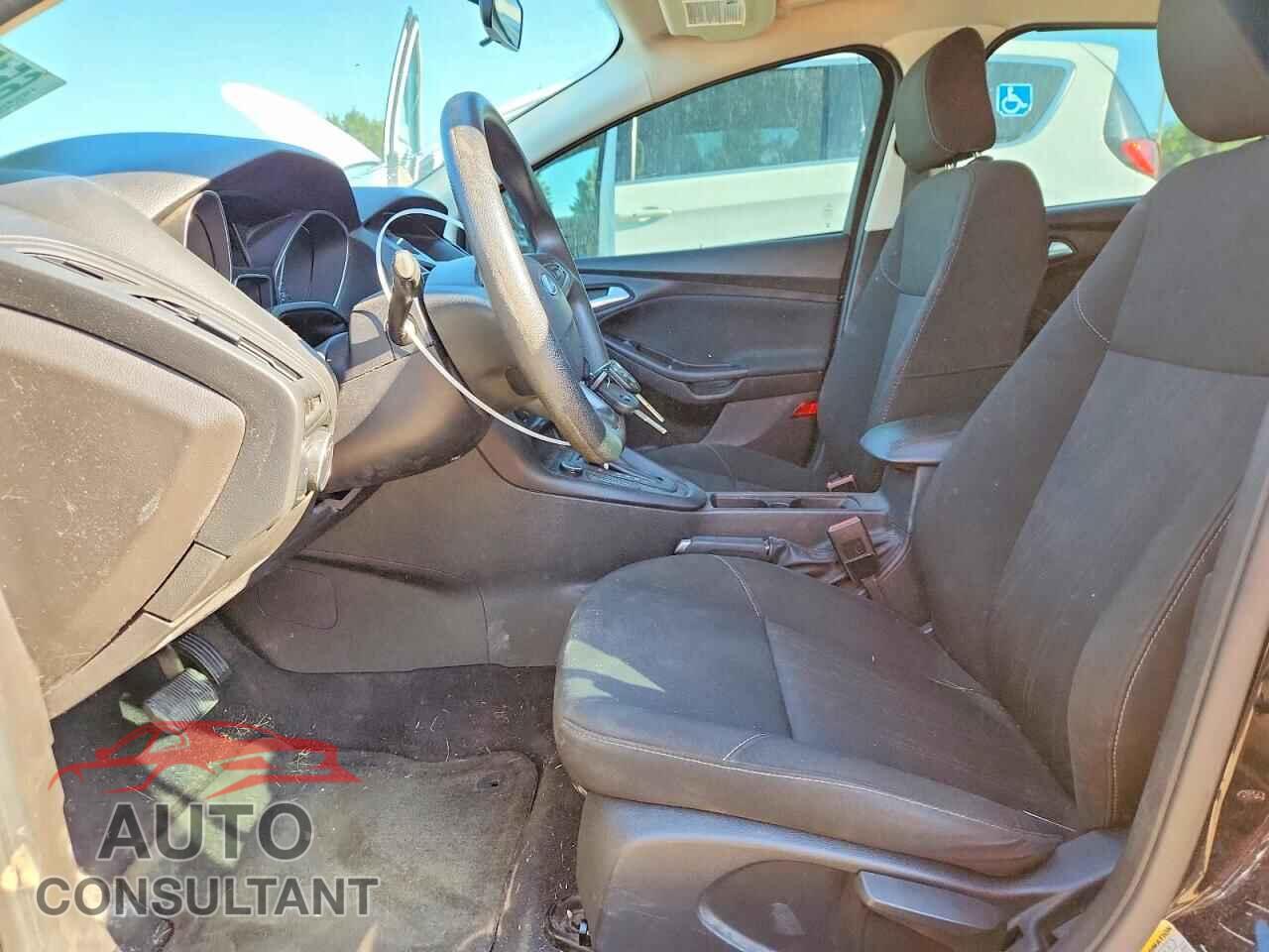 FORD FOCUS 2017 - 1FADP3K27HL243723