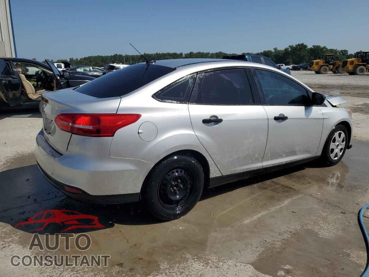 FORD FOCUS 2017 - 1FADP3E25HL252853