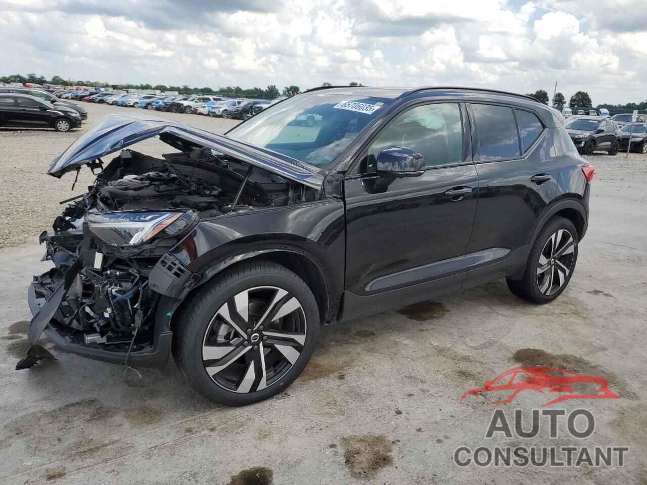 VOLVO XC40 PLUS 2023 - YV4L12UW7P2066772