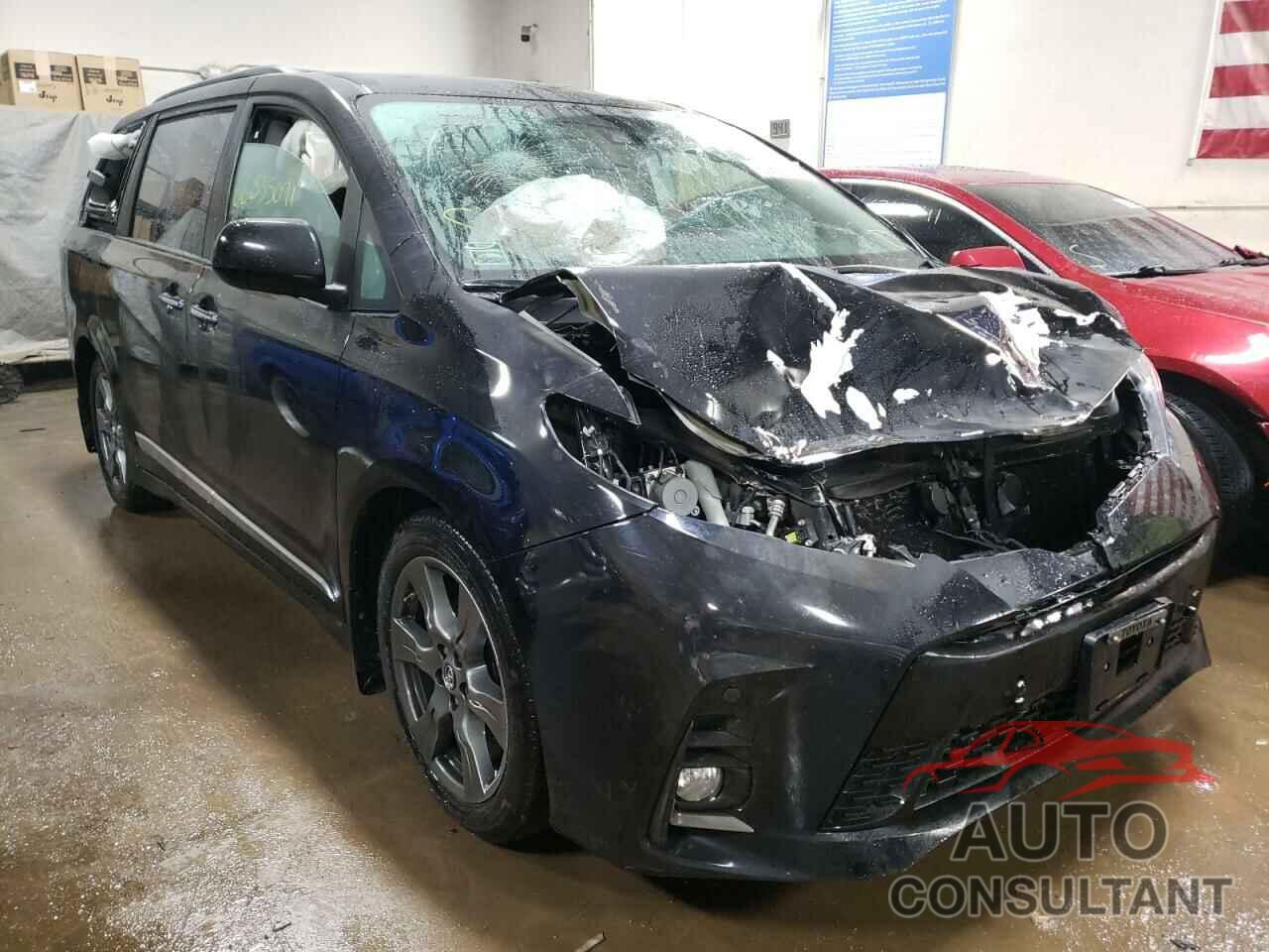 TOYOTA SIENNA 2018 - 5TDXZ3DC8JS940863