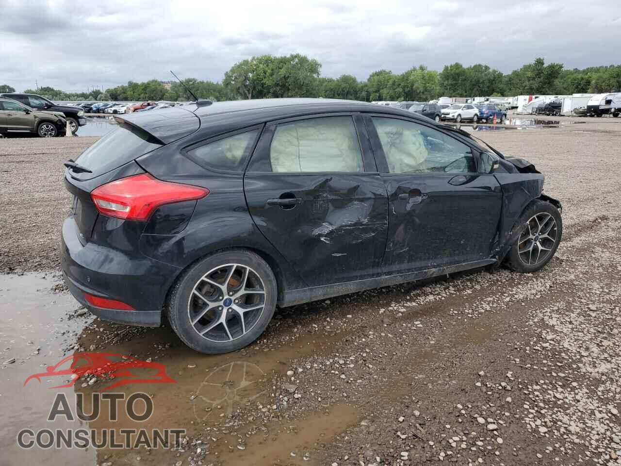 FORD FOCUS 2017 - 1FADP3M25HL264387